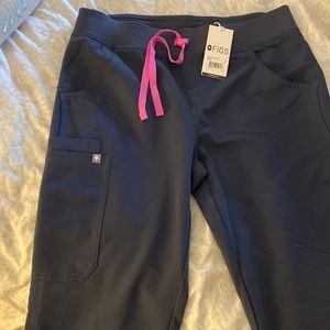 FIGS women's Night Sky Kade™ - Cargo Scrub Pants in SMALL